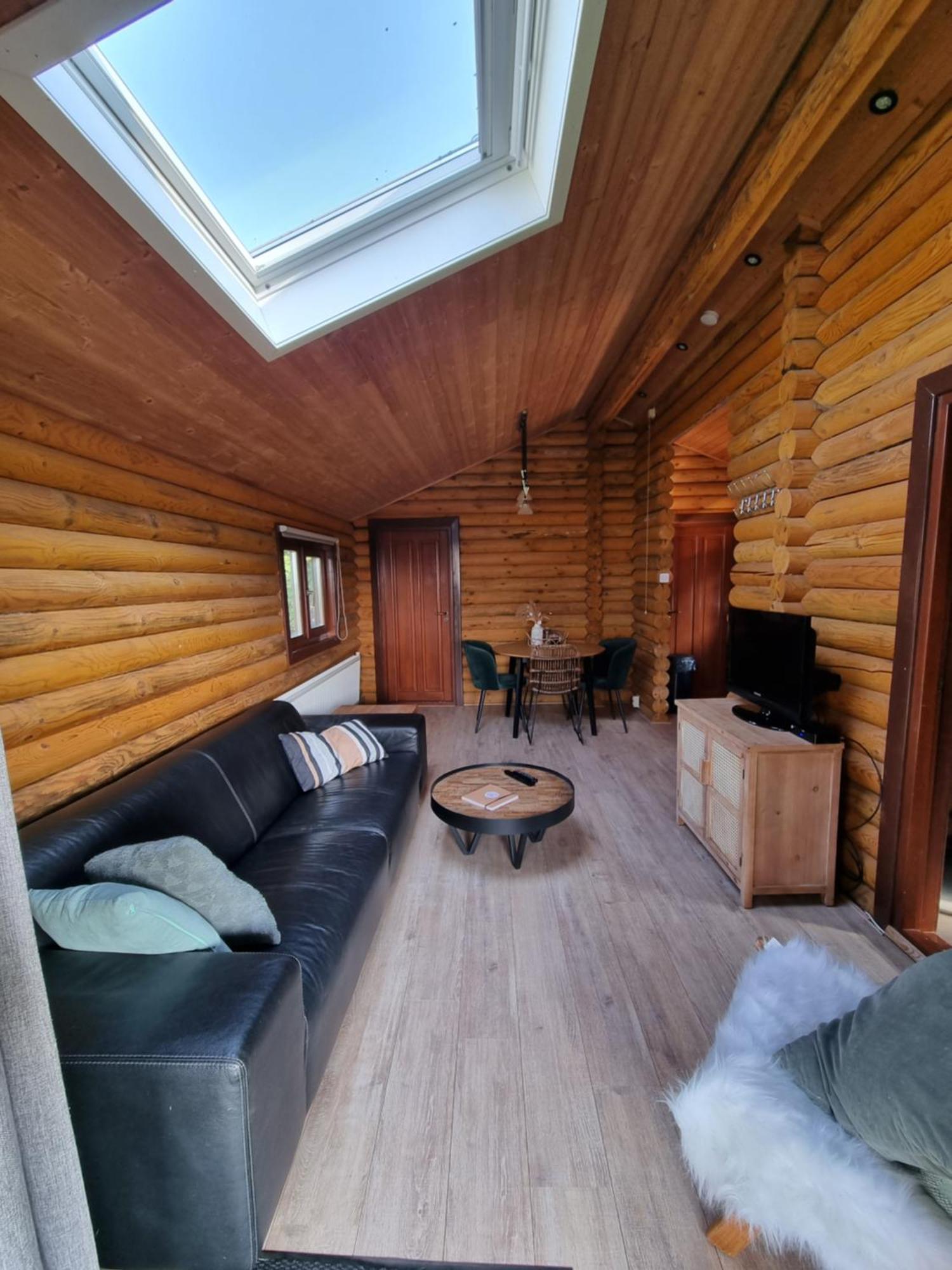 Finse Woning Op Camping De Tulpenweide Breezand Экстерьер фото