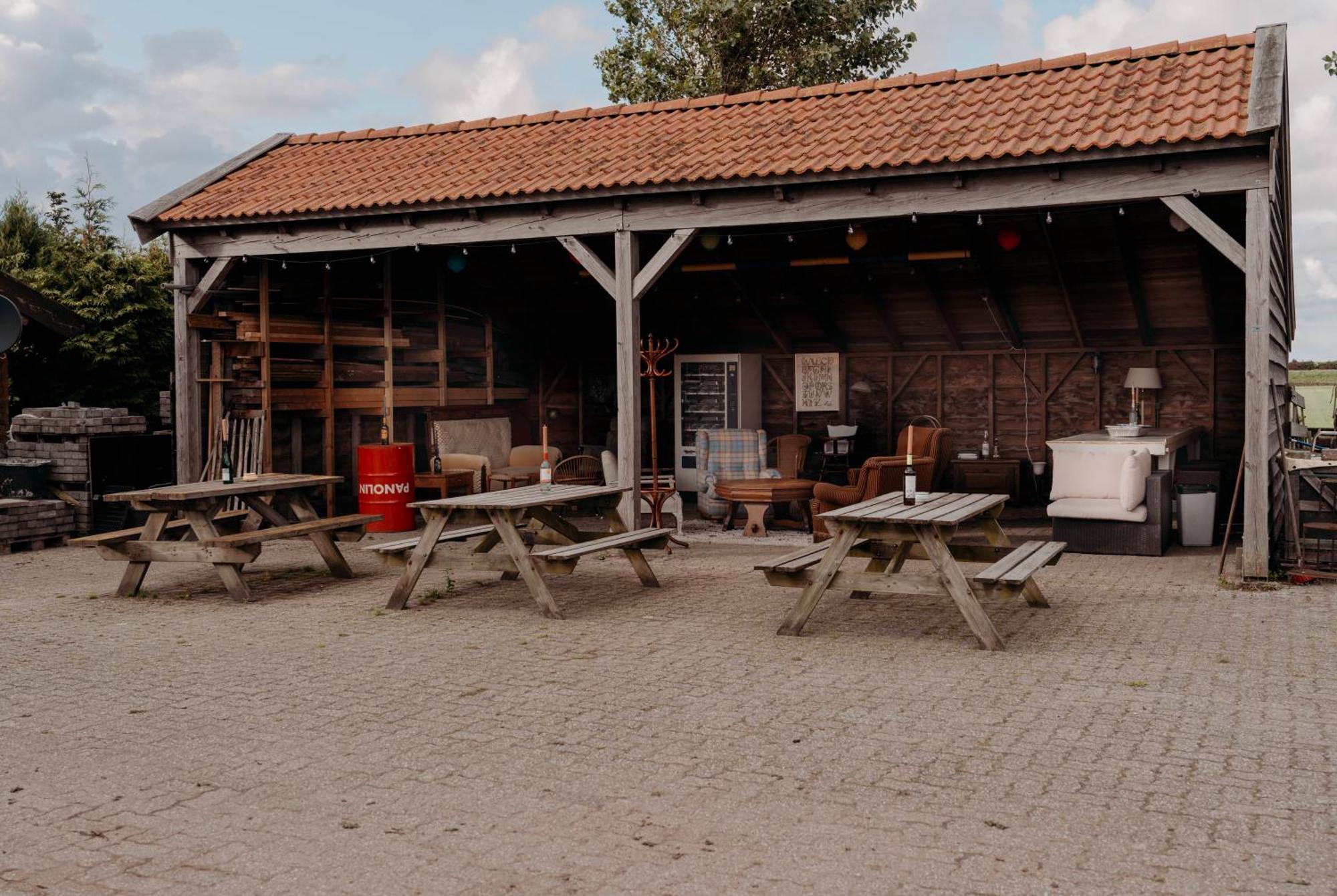 Finse Woning Op Camping De Tulpenweide Breezand Экстерьер фото